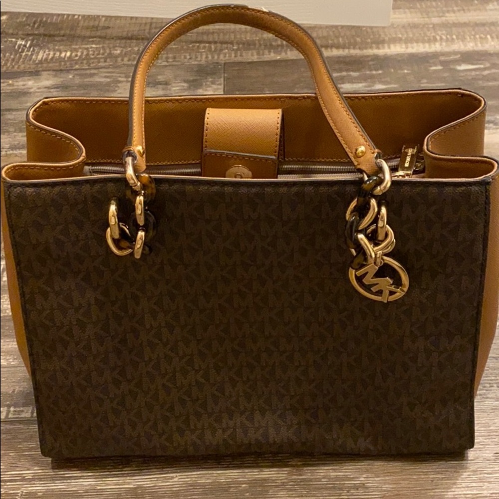 Used Micheal Kors Purse